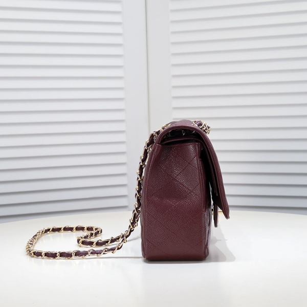 シャネルバッグ背面デザイン